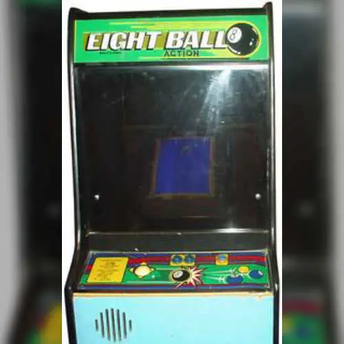Eight Ball Action